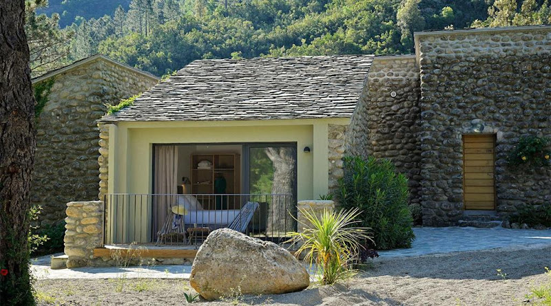 Light Human Hotels - Venaco - Corse