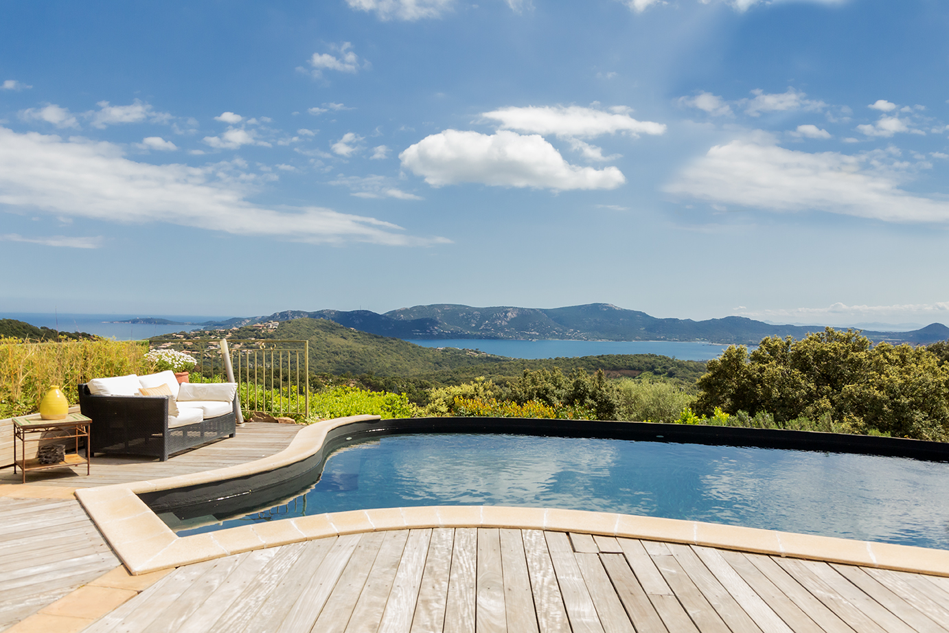 Swim Lodge Hotel Porto Vecchio Piscine privée ou Jacuzzi privé