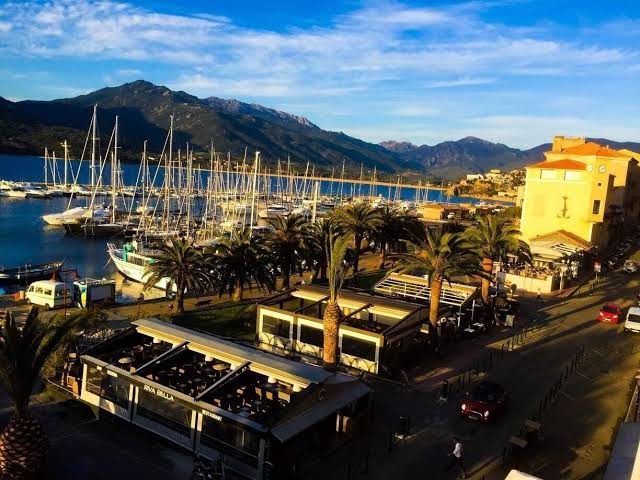 Hotel Bellevue 14 cbre 13 av Napoléon 3 CV